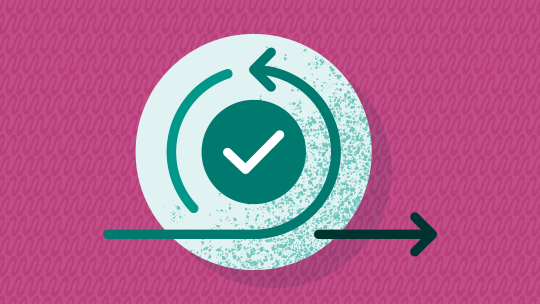 Ein grünes Häkchen mit Pfeilen, die es umkreisen